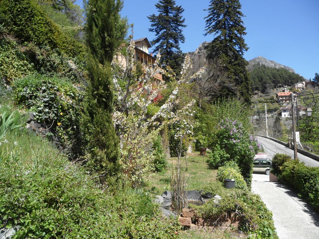Chambres D'Hotes Casa Sylvana Saint-Dalmas-de-Tende Екстериор снимка