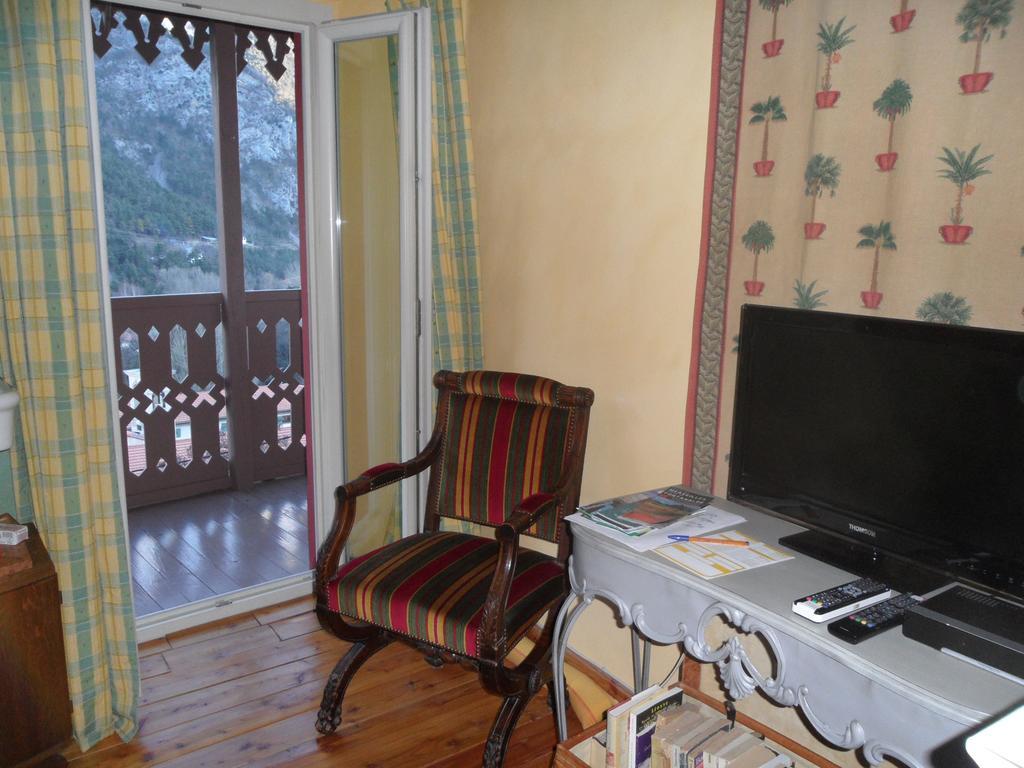 Chambres D'Hotes Casa Sylvana Saint-Dalmas-de-Tende Стая снимка