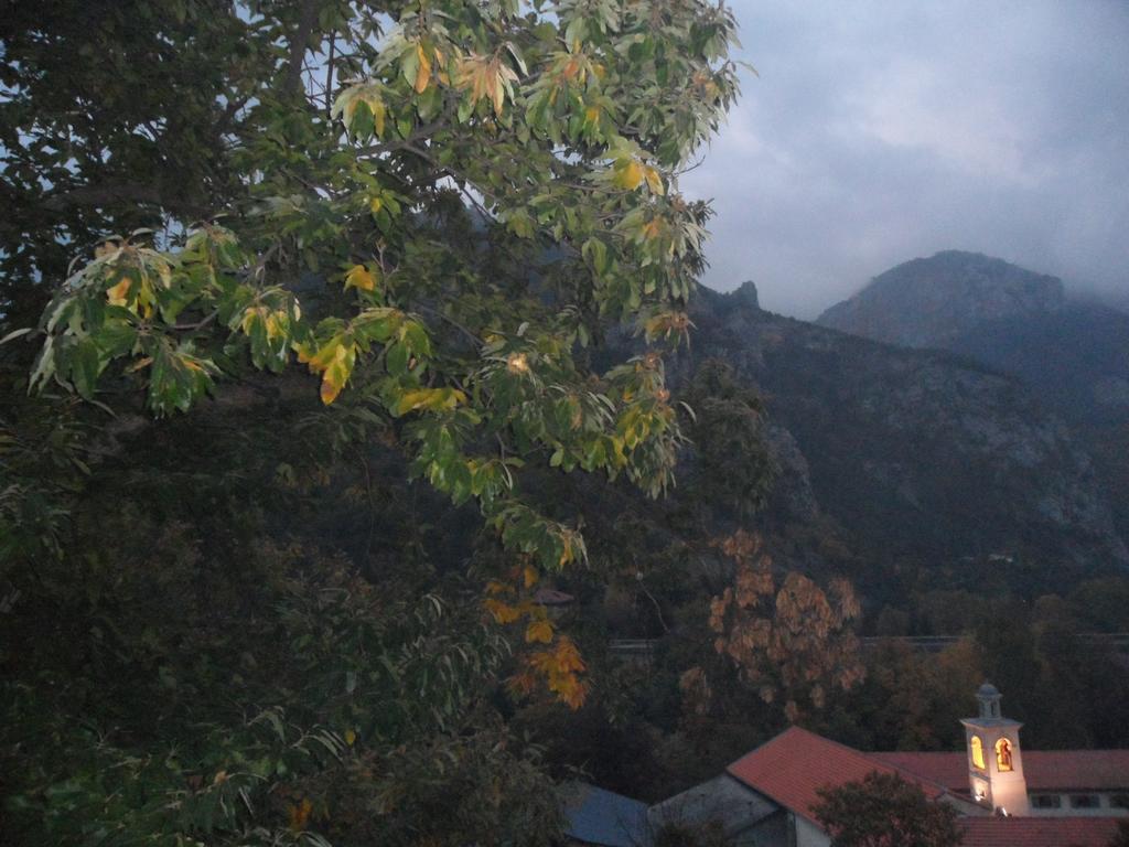 Chambres D'Hotes Casa Sylvana Saint-Dalmas-de-Tende Екстериор снимка