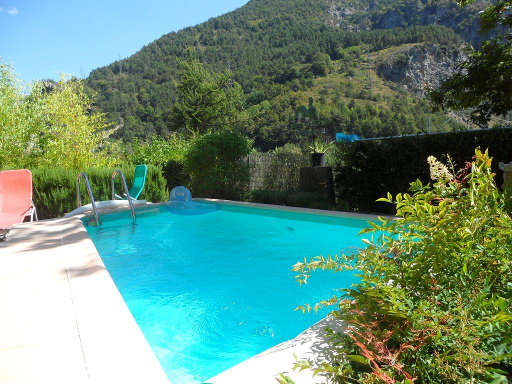 Chambres D'Hotes Casa Sylvana Saint-Dalmas-de-Tende Екстериор снимка