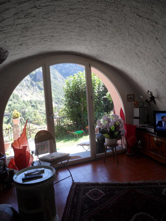 Chambres D'Hotes Casa Sylvana Saint-Dalmas-de-Tende Екстериор снимка